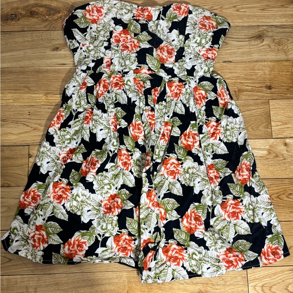 feathers Dresses & Skirts - Feathers Floral Women’s Strapless Dress